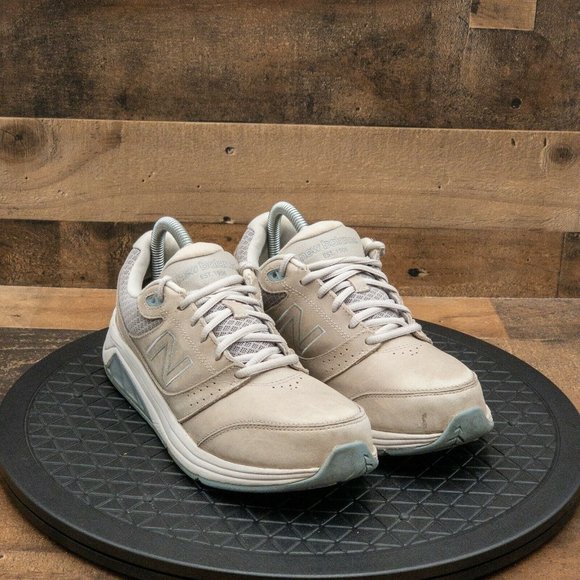 New Balance Shoes - New Balance 929V2 Women's Athletic Shoes Sneaker Walking Beige Size 8.5 EE
